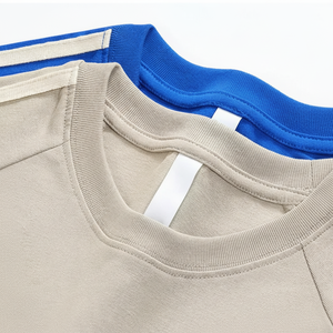 เสื้อยืดเจอร์ซีย์ถักผ้าฝ้าย 100% หนัก 240 กรัม แขนเสื้อแบบแร็กแลนสไตล์สปอร์ต พร้อมแถบตกแต่งสีตัดกัน ลายเส้นคู่ - Product Image 1