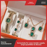 Jam Tangan Quartz Wanita Tali Baja Anti Karat Hijau Kecil + Set Cincin Kotak Hadiah Isi 5pcs/Set Casing Aloi Tebal 10mm Jarum Penunjuk