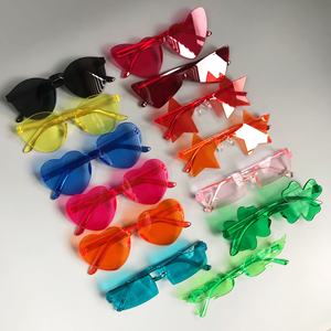 2025新作Sweet Love & roses Party Heartsピンクベイブ花嫁ワンピース卸売りファッションピーチハートメガネ型サングラス - Product Image 1