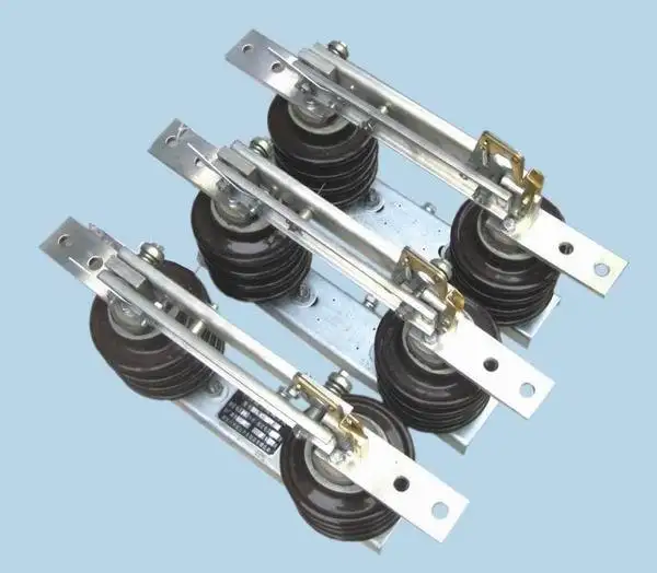 Açık AC yüksek gerilim anahtarı İzolatör kesme anahtarları GW9 tipi serisi 10KV 15KV 24KV 3 fazlı güç İzolatör anahtarı 1250