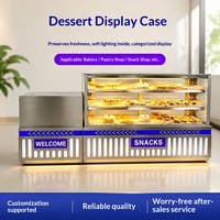 Kommerzielle Vitrine im modernen Stil aus poliertem Edelstahl mit Glas, mehrstufiges Brot- und Kuchenregal mit LED-Beleuchtung in Goldbraun