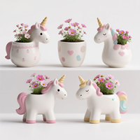 Vase en céramique en forme de licorne. Conception personnalisée en 3D peinte à la main, un vase sculptural magique pour fleurs séchées et décoration enchantée.