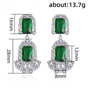 Orecchini Pendenti Vintage Stile Palazzo con Zirconi Verde Smeraldo, Gioielli di Lusso Retrò per Donne, Eleganti Orecchini alla Moda - Product Image 5