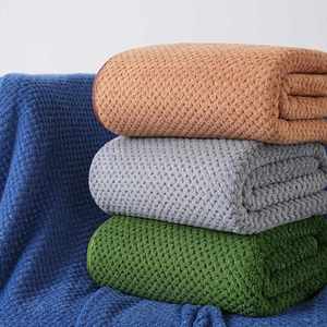Ensemble de grandes serviettes de bain en polaire corail, motif ananas tricoté, couleur unie, absorbant la poussière, pour la plage et l'exportation - Product Image 1