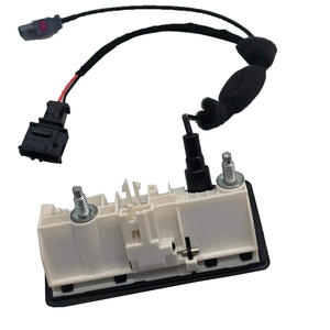 Manija de puerta trasera con cerradura de maletero y cámara 5ND827566AL para uso en vehículos - Product Image 1