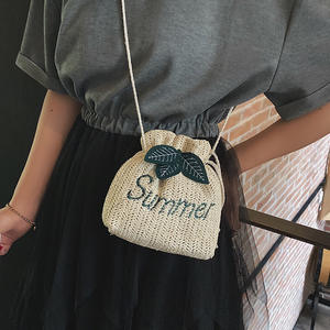 Simpatica mini <span class=keywords><strong>borsa</strong></span> a tracolla messenger con coulisse in <span class=keywords><strong>paglia</strong></span> intrecciata da <span class=keywords><strong>donna</strong></span> da spiaggia, borse da <span class=keywords><strong>donna</strong></span> a forma di secchio, mini <span class=keywords><strong>borsa</strong></span> a secchiello in <span class=keywords><strong>paglia</strong></span> da <span class=keywords><strong>donna</strong></span> - Product Image 3