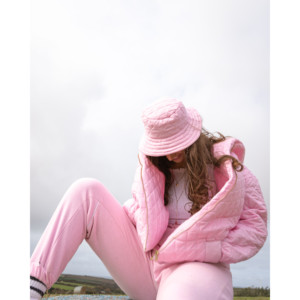 Cappotto trapuntato rosa Baby con cappuccio Pea Street - Product Image 1
