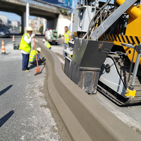 Machine à extruder les bordures et les trottoirs tout-terrain robuste pour la pose de béton sur routes et autoroutes
