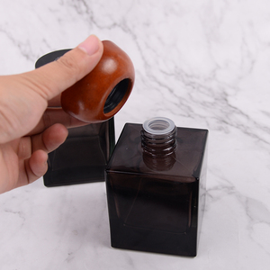 50ml tự động mặt dây chuyền vuông treo thủy tinh làm mát không khí khuếch tán tinh dầu bơm lại nội thất xe mùi hương sậy lâu dài - Product Image 1