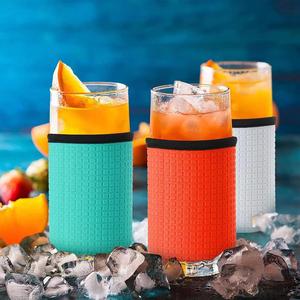 Funda Refrigerante para Latas con Patrón en Relieve Multicolor, Impermeable y Aislante, para Latas de Cerveza o Refresco de 330 ml - Product Image 2