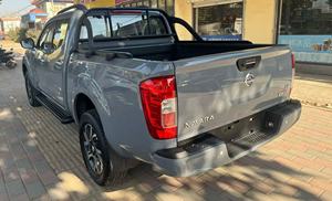 รถกระบะนาวาร่า ไมล์น้อย ดูแลรักษาอย่างดี รถแข็งแรงทนทาน เหมาะสำหรับขับขี่ออฟโรดและใช้งานในชีวิตประจำวัน เครื่องยนต์คุณภาพดี <span class=keywords><strong>ราคา</strong></span>โดนใจ - Product Image 2