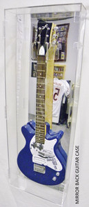 Tủ trưng bày đàn guitar và violin hiện đại, thân thiện với môi trường, gắn tường, dày 5mm, làm bằng acrylic và có khóa. - Product Image 3