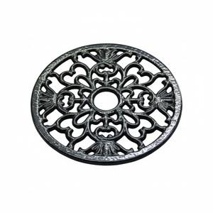 Accessoires de cuisine en aluminium coulé à la main Comptoir de maison Salle à manger Dessous de plat résistant à la chaleur avec finition noire - Product Image 1