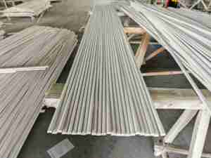 Moldura <span class=keywords><strong>de</strong></span> <span class=keywords><strong>madera</strong></span> imprimada blanca <span class=keywords><strong>de</strong></span> diseño moderno, moldura pequeña redonda, MDF duradero y pino <span class=keywords><strong>para</strong></span> aplicaciones hoteleras - Product Image 5