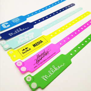 Usine Personnalisé Jetable Étanche Billet D'admission Bracelet PVC Bracelet Événement Festival Parc D'attractions <span class=keywords><strong>Concert</strong></span> Bracelet - Product Image 5
