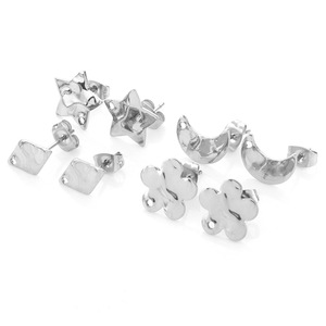 Pendientes geométricos de aleación de zinc chapados en oro con forma de estrella, luna, cuadrado y trébol, joyería de moda unisex H1461 - Product Image 5