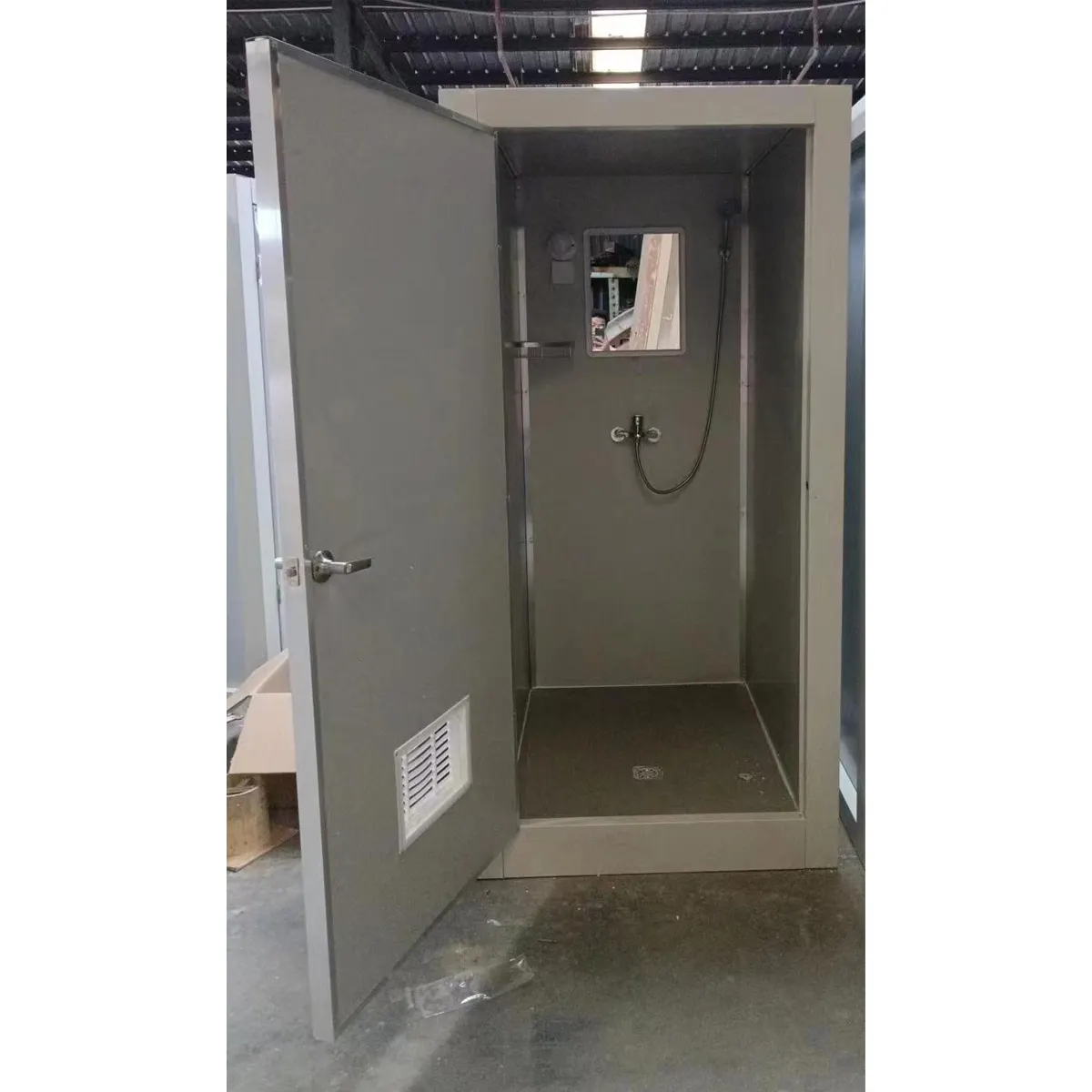 Diskon besar pabrik lyiz toilet portabel Harga kabin toilet portabel Pancuran toilet plastik luar ruangan dalam stok