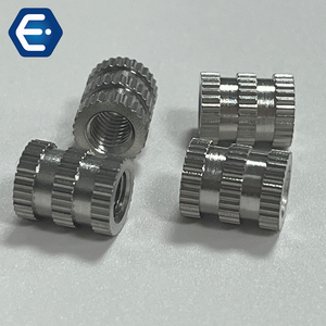 Dadi verticali con foro passivazione in acciaio inossidabile - Product Image 3