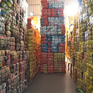 Fardos Premium de Roupas Americanas Usadas Mistas de Alta Qualidade - Product Image 2