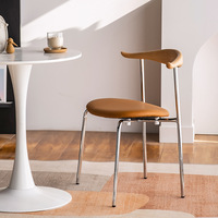 Chaise de salle à manger rétro nordique minimaliste vintage en bois massif avec dossier en fer et corne pour café et restaurant