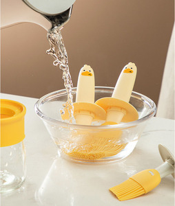 Silicone oil brush <b>bottle</b> household high-temperature resistant oil brush with <b>bottle</b> and <b>dispenser</b> outdoor barbecue oil brush - Product Image 5