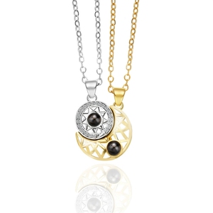 Collana con ciondolo <span class=keywords><strong>luna</strong></span> sole in acciaio inossidabile con finitura oro regalo di San Valentino 100 lingue ti amo accessori per coppie alla moda - Product Image 1