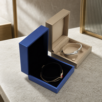 Boîte à bijoux en cuir personnalisée de luxe pour bagues et boucles d'oreilles en PU