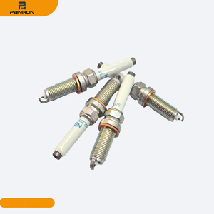 Juego de 4 Bujías de Alto Rendimiento de Iridio y Platino para Autos en Stock, para <span class=keywords><strong>Mercedes</strong></span>-Benz Clase C (W205). SILZKFR8D7S - Product Image 1