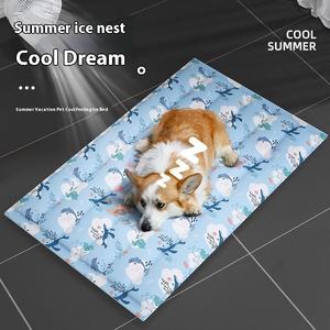 Modern <span class=keywords><strong>Cooling</strong></span> <span class=keywords><strong>Pet</strong></span> <span class=keywords><strong>Pad</strong></span> Nest Bett Boden matte für Katzen & Hunde Sommerreise-freundliches bedrucktes Tuch für heißes Wetter - Product Image 2