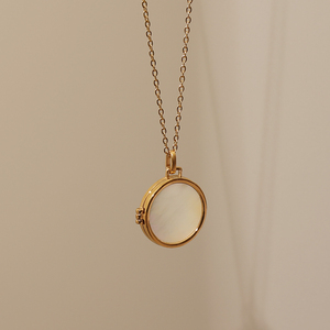 Medaglione collana libro donne bianco conchiglia collana commemorativa foto foto collana medaglione gioielli di moda - Product Image 3