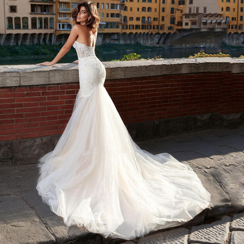 lace wedding dress with fishtail Fitted Wedding Dress Puffy Sleeves Chantilly Lace Fishtail Gown 6