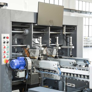 Macchina da incollaggio pieghevole per blocco automatico con chiusura automatica per blocco automatico in scatola di cartone in cartone ondulato - Product Image 3