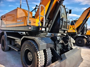 Excavatrice d'occasion Volvo EC350DL pour carrière, exploitation minière et travaux d'ingénierie en aménagement aquatique, état excellent - Product Image 6