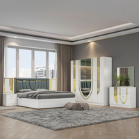 Meubles de chambre à coucher de style commercial moderne pour villa, vente en gros d'usine, options de rangement personnalisées, design miroir, finition ultra brillante