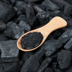 Polvo de carbón activado Polvo negro fino desintoxicante natural para el cuidado de la piel Blanqueamiento y purificación de dientes - Product Image 1