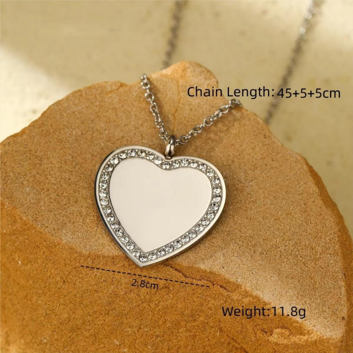 Corazón plateado de 2,8 cm.