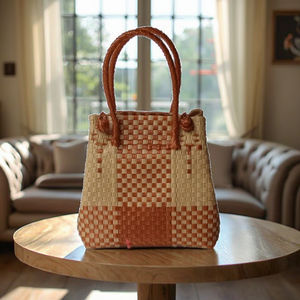 กระเป๋าผ้าทอผู้หญิงทำมืออินโดนีเซียที่หรูหราเป็นมิตรกับสิ่งแวดล้อมจากพลาสติกรีไซเคิล - Product Image 3