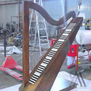 Statua di Arpa Gigante in <span class=keywords><strong>Acciaio</strong></span> Corten Fatta a Mano, Stile Industriale Personalizzato con Finitura in <span class=keywords><strong>Acciaio</strong></span> Inossidabile Arrugginito, Opera d'Arte Musicale per Bar e Studio - Product Image 1