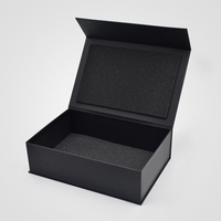 Boîtes d'emballage de présentation de montre haut de gamme personnalisées Boîtes d'expédition avec logo personnalisé et fermeture magnétique en noir mat Boîte en papier noir