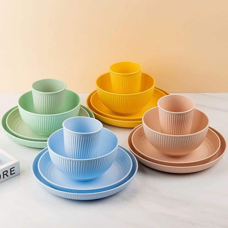 Wholesale Eco-Friendly 16/24pcs Wheat Straw Plastic Cutlery Set