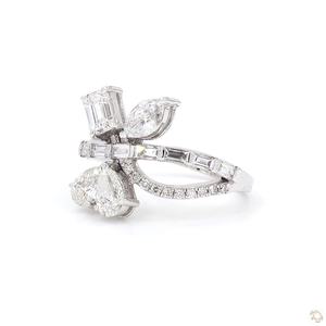 Magnifique bague en or sertie de diamants pour femme, bijou raffiné et élégant, cadeau de fiançailles ou de mariage, éclat brillant - Product Image 5