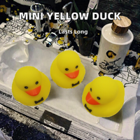Mini design Art déco de canard en caoutchouc PVC jaune pour les occasions d'anniversaire Motif animal promotionnel économique