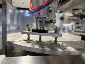 Machine d'emballage sous atmosphère modifiée de type boîte rotative <span class=keywords><strong>GYS</strong></span>-1100 peut emballer des gâteaux de lune, des pâtisseries au jaune d'œuf et d'autres produits - Product Image 2