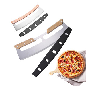 Cortador de <span class=keywords><strong>Pizza</strong></span> y Cuchillo con Hoja de Media <span class=keywords><strong>Luna</strong></span> y Mango de Madera, Diseño de Balancín para Hornear y Cortar Fideos, Directo de Fábrica - Product Image 1