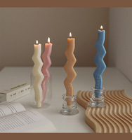 Bougies coniques ondulées décoratives sculpturales avec nœud, bougies de dîner esthétiques modernes pour la décoration de table à la maison et les mariages, vente en gros