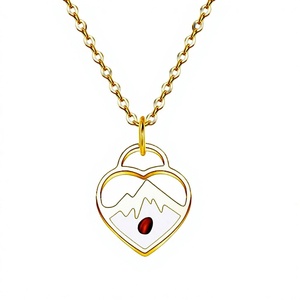 Collier avec pendentif cœur plaqué or, chaîne à maillons en acier inoxydable, bijou avec breloque montagne, cadeau pour femme - Product Image 3