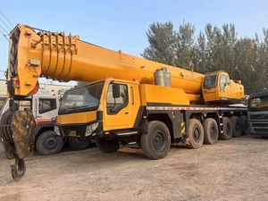 2018 ans Sanyy QY220 220 tonnes camion hydraulique grue mobile Zoomlion QAY220 avec composants de base (boîte de vitesses de pompe à moteur) 68.2m Boom - Product Image 6
