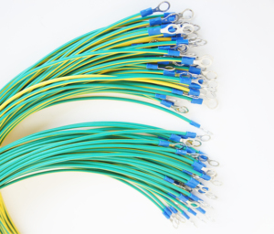 Alle soorten op maat gemaakte geïsoleerde ringkabelschoenen M6 M8 M10 en kabelassemblages met gele en groene draden - Product Image 6