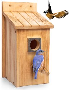 Houten Hangend Vogelhuisje Buiten Met Beschermhoes Voor Metalen Roofdieren - Product Image 1