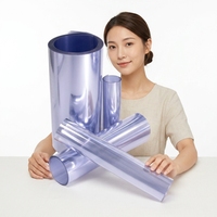 Film rigide thermoformable pour emballage alimentaire sous blister avec traitement de découpe